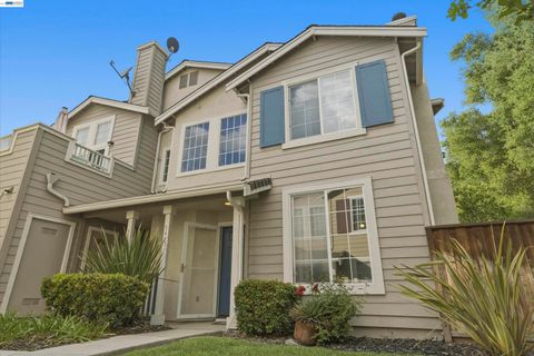 Photo of 7445 Brigadoon Way, Dublin, CA 94568 (MLS # 41132053)