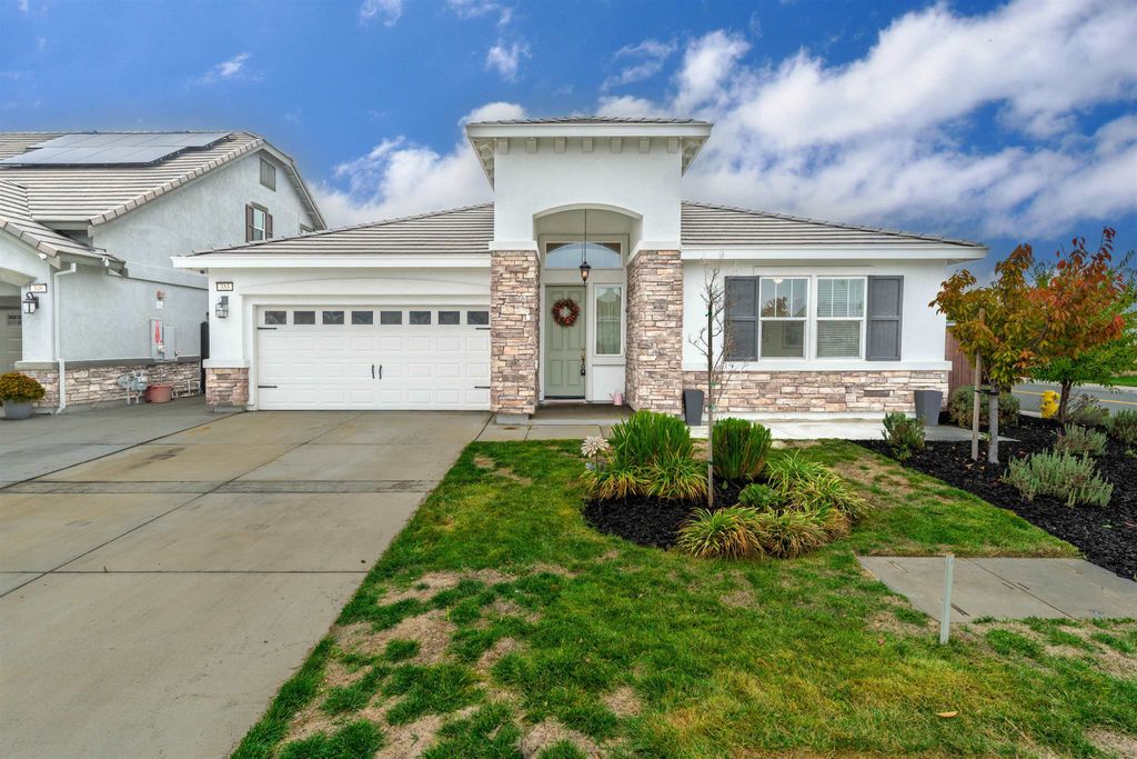 Photo of 353 Barn Dance Way, Oakley, CA 94561 (MLS # 41124380)