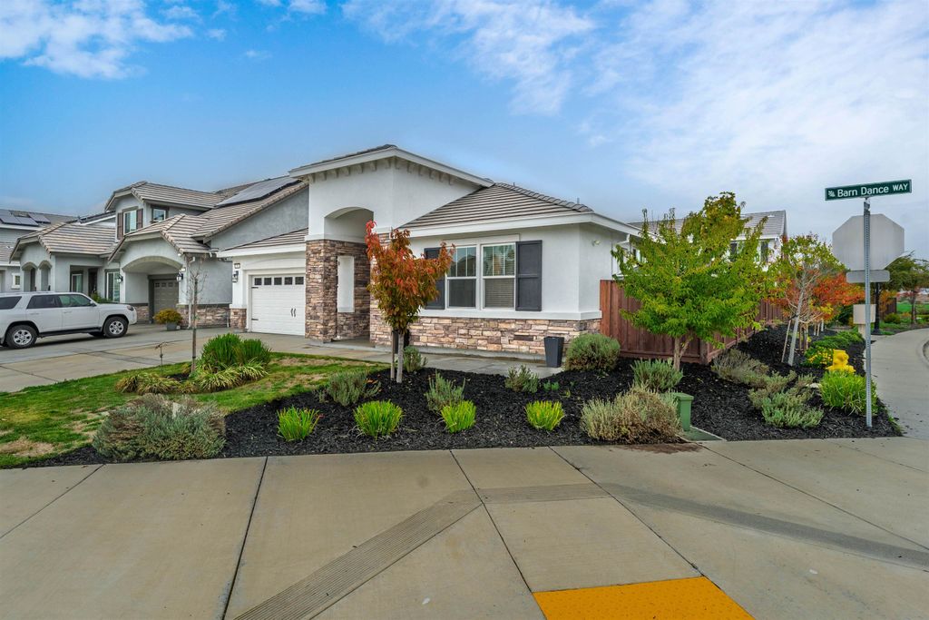 Photo of 353 Barn Dance Way, Oakley, CA 94561 (MLS # 41124380)