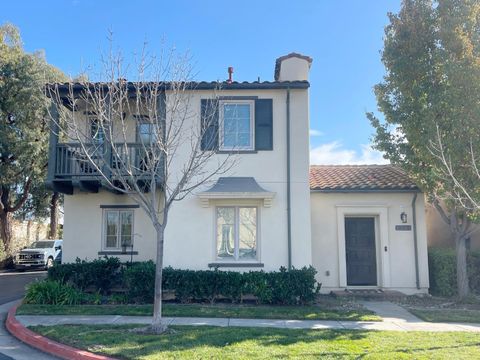 Photo of 1325 Dahlia Loop, San Jose, CA 95126 (MLS # ML82028835)