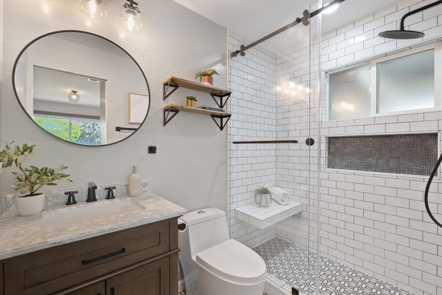 Sunnyvale, California 94087, United States, 4 Bedrooms Bedrooms, ,2 BathroomsBathrooms,Residential,Pending,123975