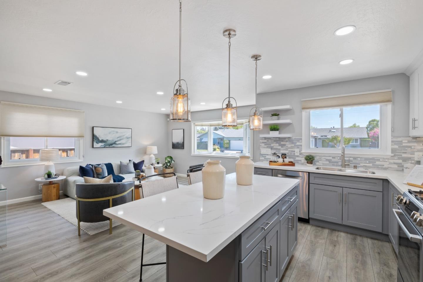 Sunnyvale, California 94087, United States, 4 Bedrooms Bedrooms, ,2 BathroomsBathrooms,Residential,Pending,123975