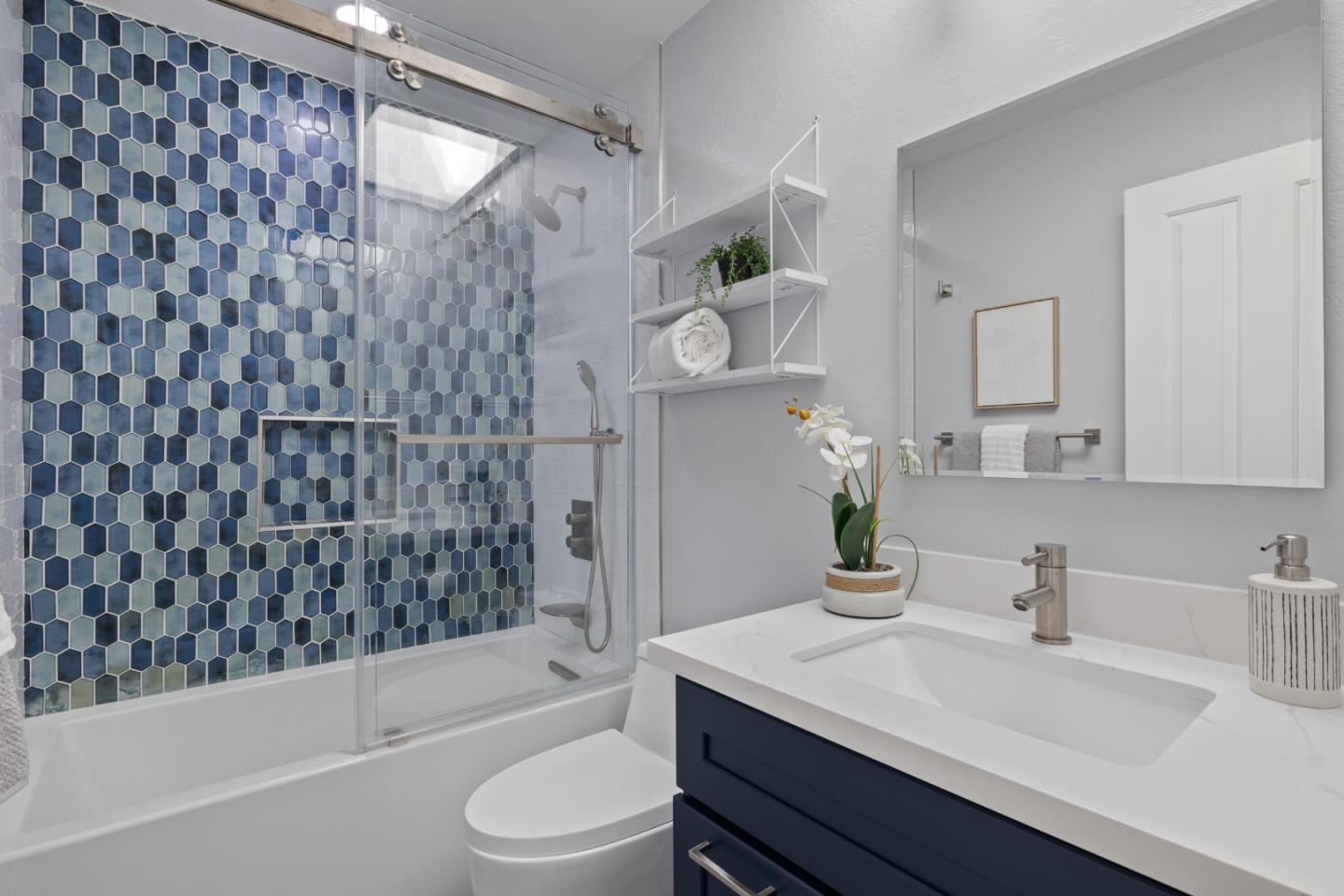 Sunnyvale, California 94087, United States, 4 Bedrooms Bedrooms, ,2 BathroomsBathrooms,Residential,Pending,123975