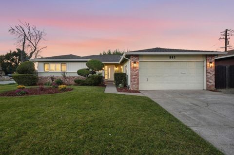 Photo of 841 Brentwood Drive, San Jose, CA 95129 (MLS # ML82034117)