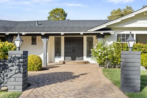 A home in Woodside