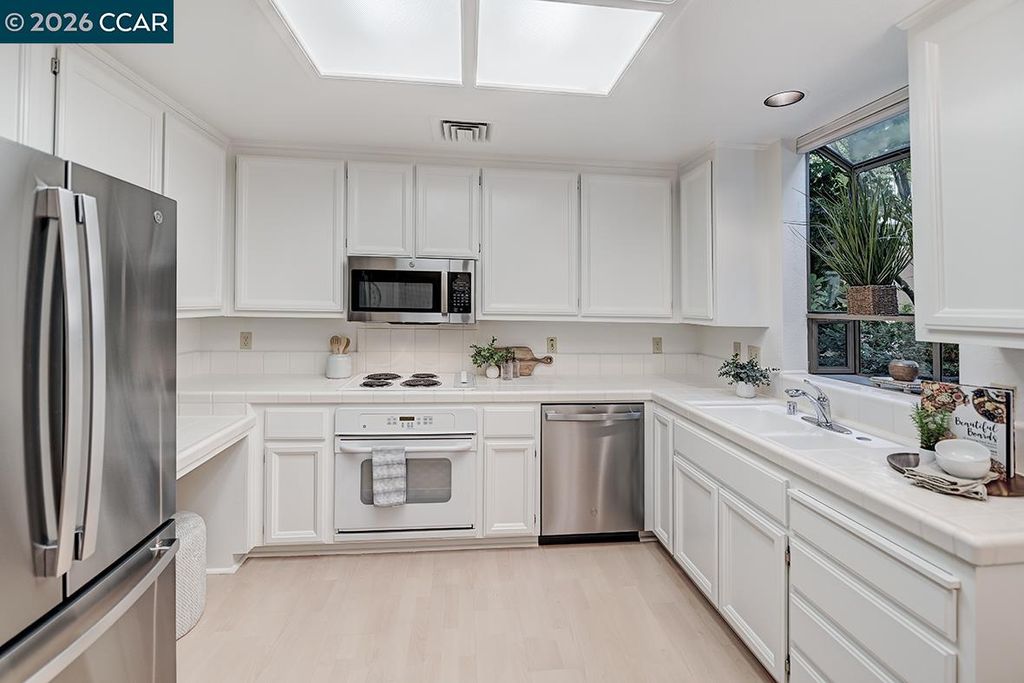 Photo of 5920 Horsemans Canyon Dr #4A, Walnut Creek, CA 94595 (MLS # 41135617)