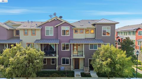 Photo of 817 Tranquility Cir #4, Livermore, CA 94551 (MLS # 41124606)