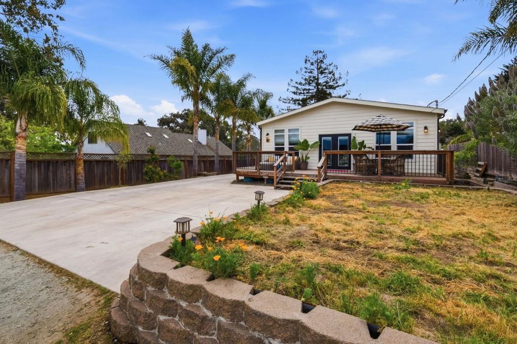 Photo of 68 Mountain View Road, Corralitos (watsonville), CA 95076 (MLS # ML82041006)