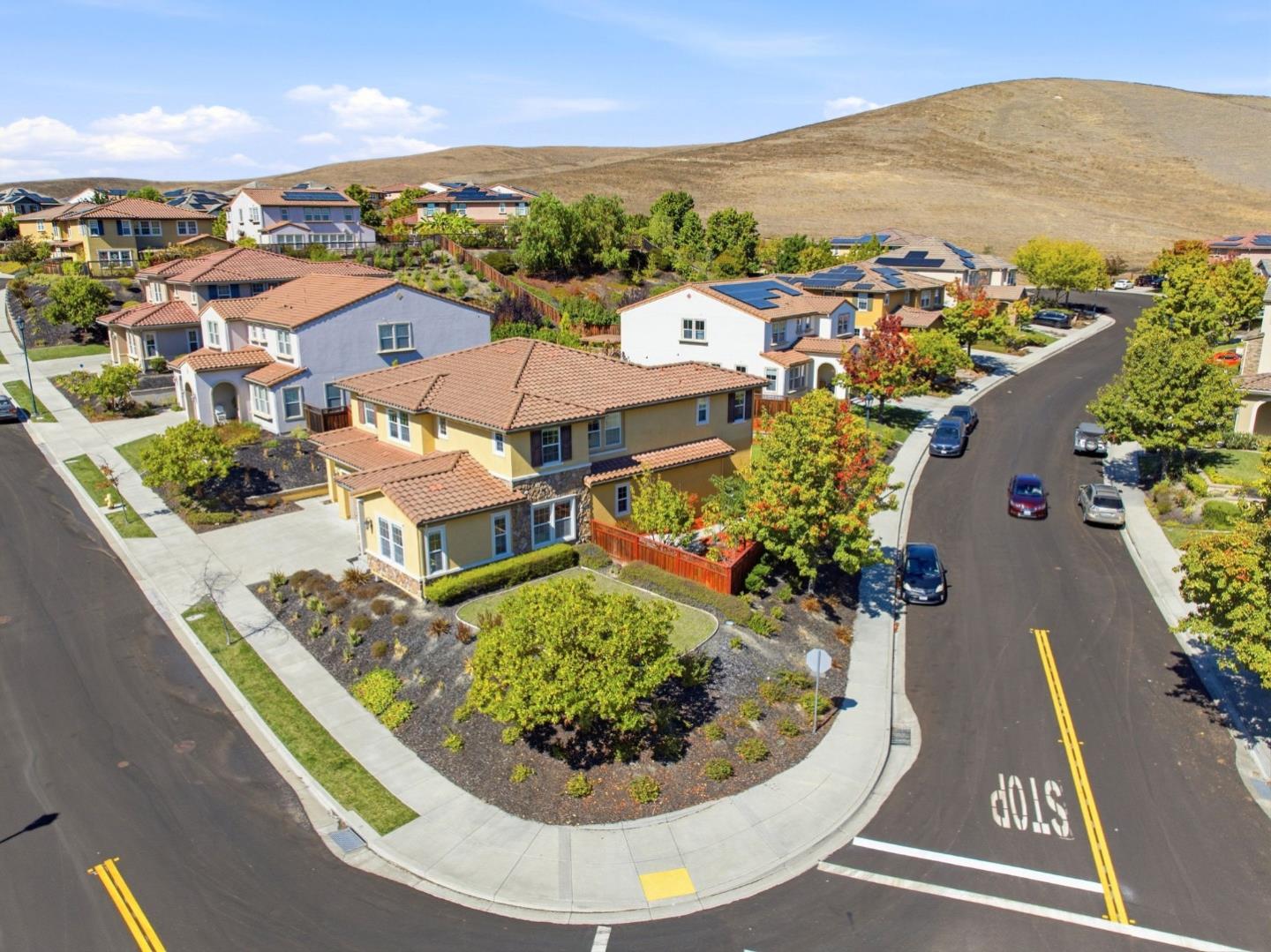 2309 Encanto Way