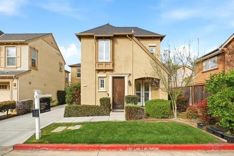 Photo of 735 Painter Court, Gilroy, CA 95020 (MLS # ML82035006)