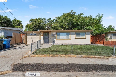 Photo of 2924 Elizabeth Ln, Antioch, CA 94509 (MLS # 41139761)