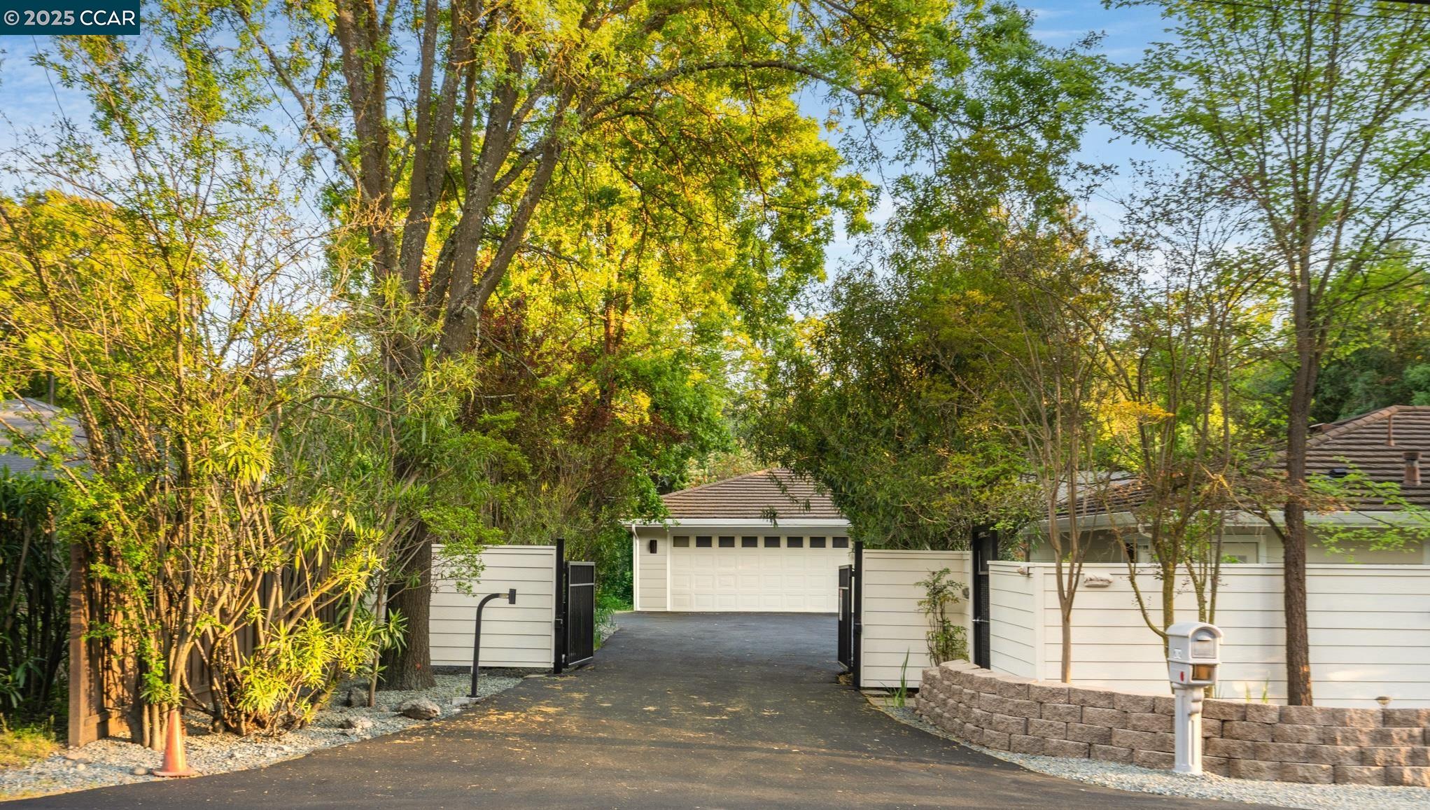 2002 Diablo Rd