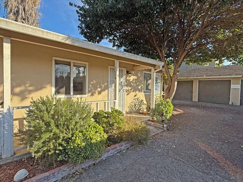 Photo of 1024 Luther Avenue, San Jose, CA 95126 (MLS # ML82029894)