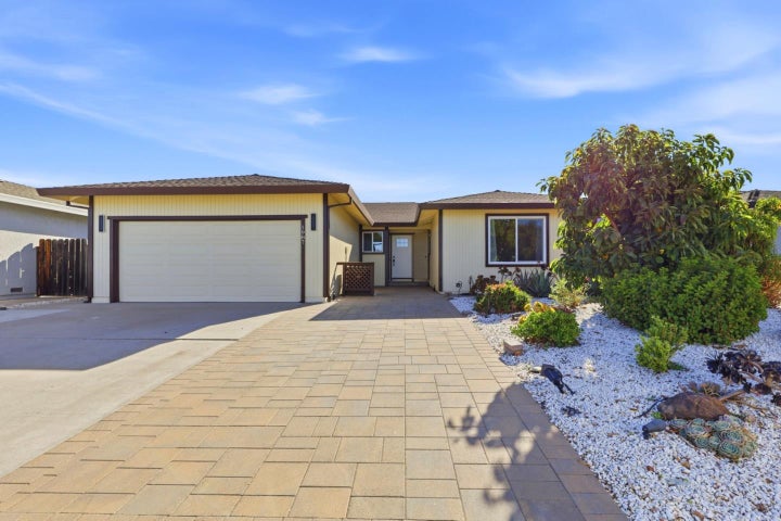 Photo 1 of 28 — 1987 Calistoga Drive, Hollister, CA 95023