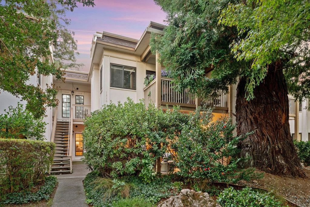 Photo of 1308 Woodside Road, Redwood City, CA 94061 (MLS # ML82026311)