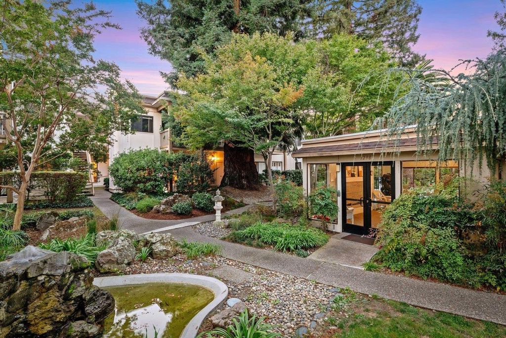 Photo of 1308 Woodside Road, Redwood City, CA 94061 (MLS # ML82026311)