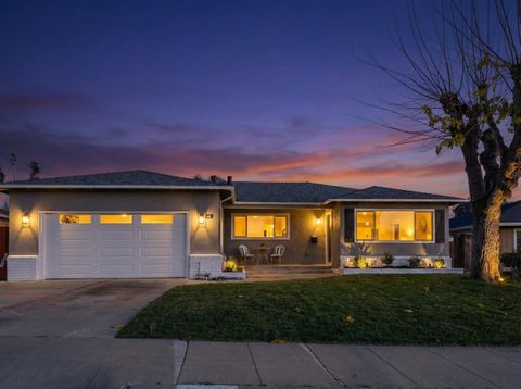 Photo of 438 Harding Ave, Livermore, CA 94550 (MLS # 41120117)