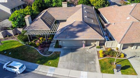 A home in Gold River