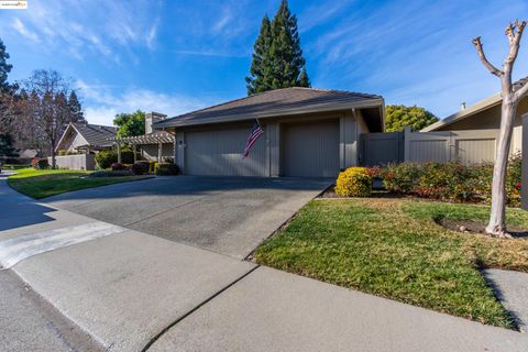 A home in Gold River