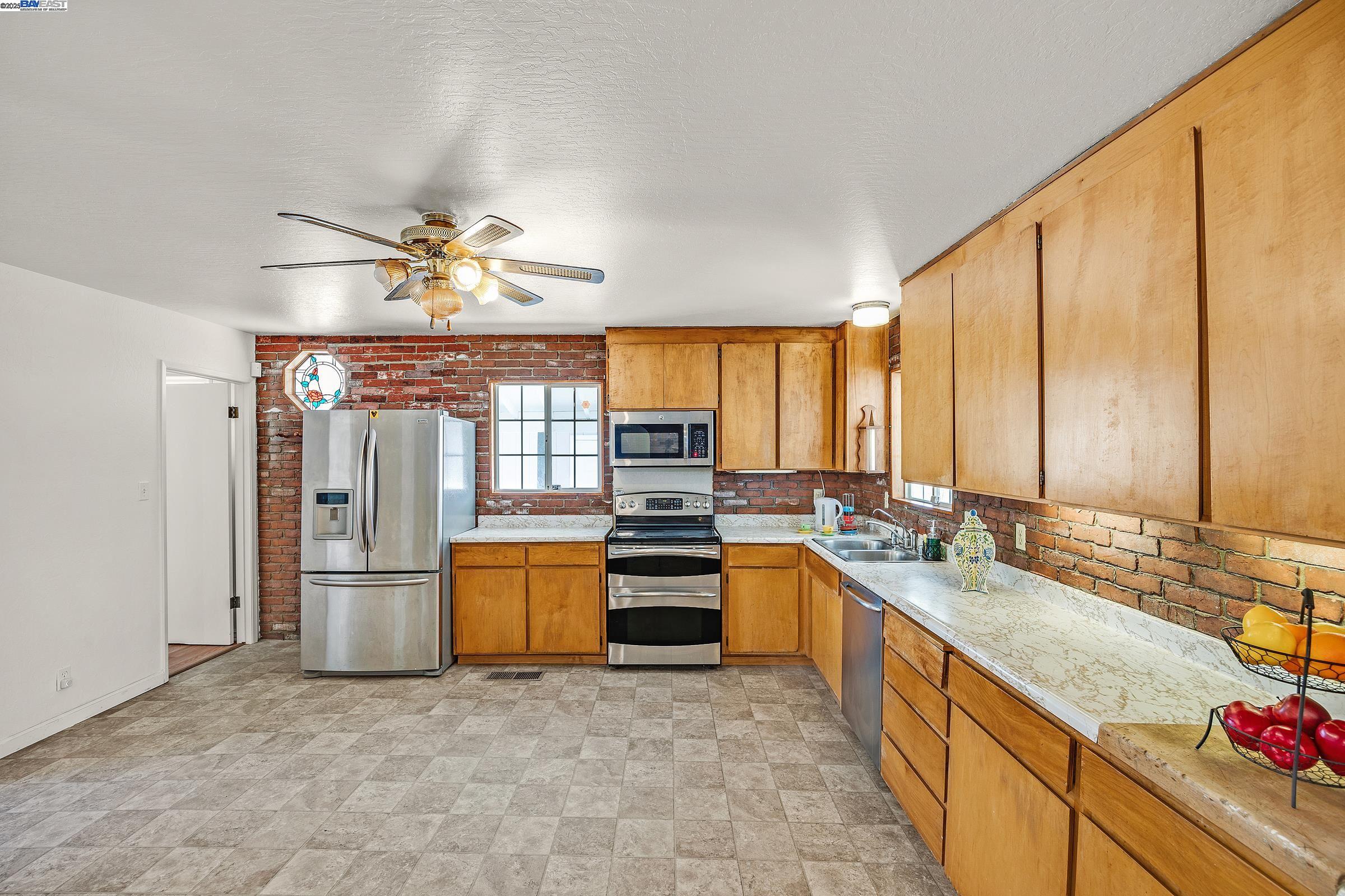 16881 N Midway Rd