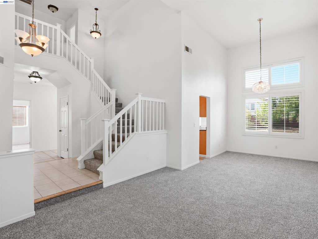 Photo of 2356 Yorkshire Dr, Antioch, CA 94531 (MLS # 41145756)