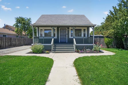 7221 FOREST ST — listing photo 1