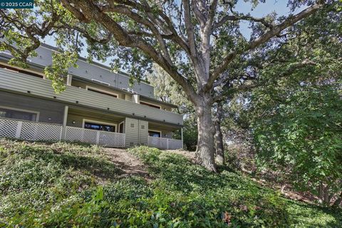Photo of 600 Suntree Lane #608, Pleasant Hill, CA 94523 (MLS # 41114320)