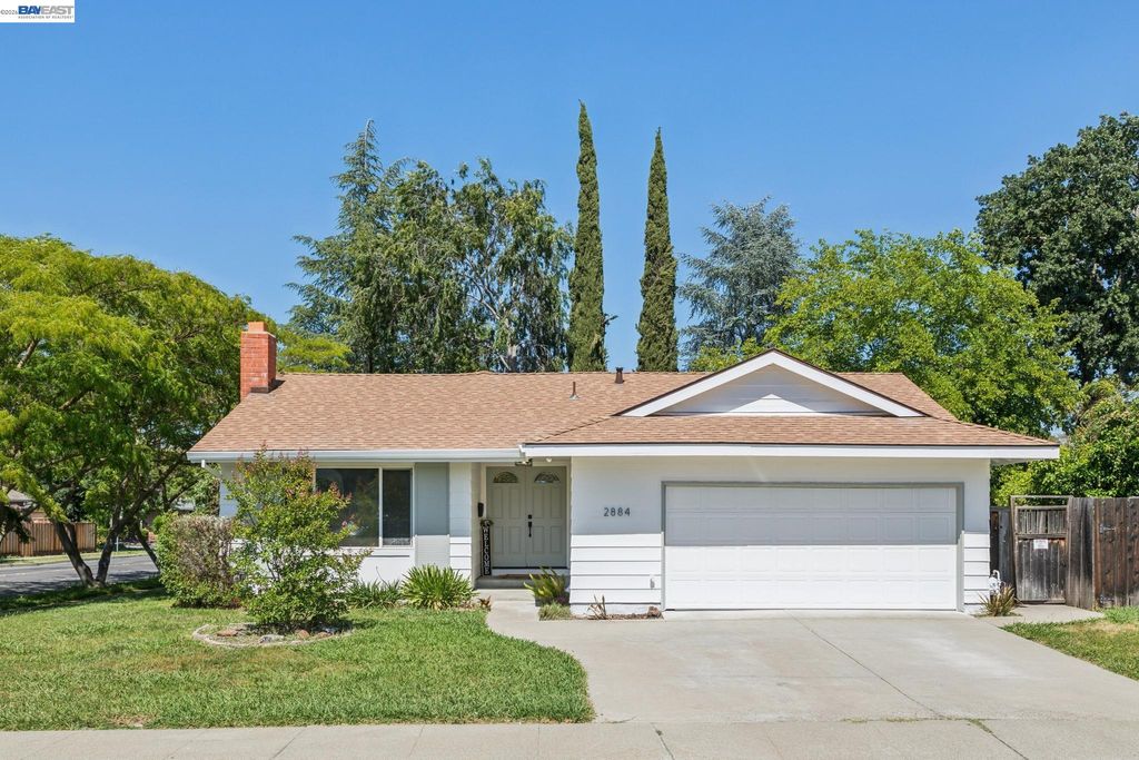 Photo of 2884 Lyon Circle, Concord, CA 94518 (MLS # 41135305)
