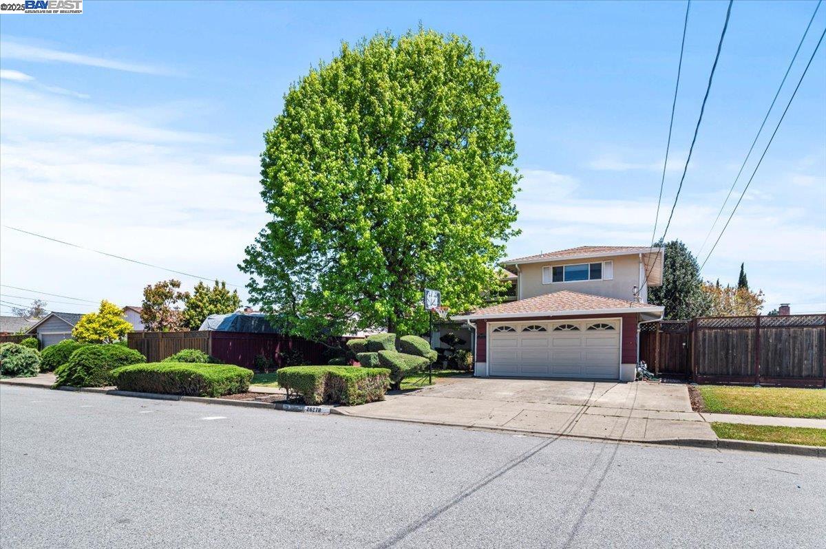 26278 Danforth Ln