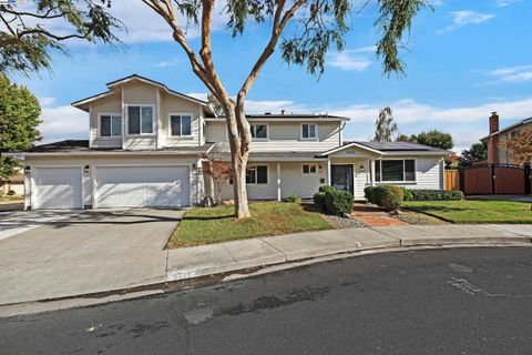 Photo of 5522 Corte Del Cajon, Pleasanton, CA 94566 (MLS # 41116843)