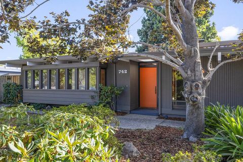 A home in Palo Alto