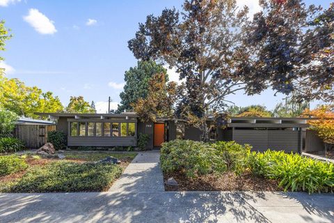 A home in Palo Alto