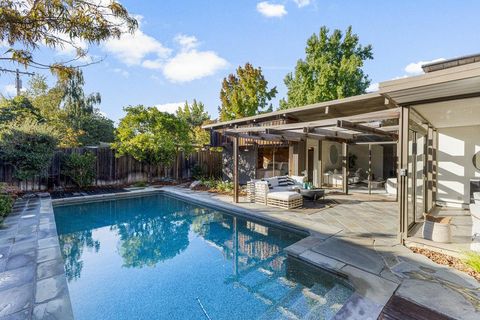 A home in Palo Alto