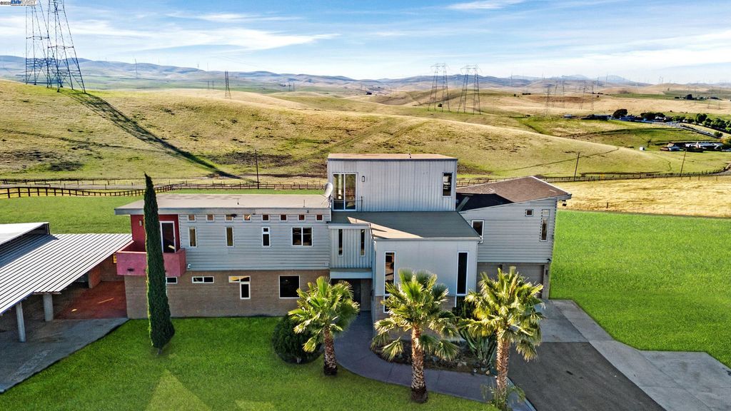 Photo of 17011 Midway Rd, Tracy, CA 95377 (MLS # 41116166)