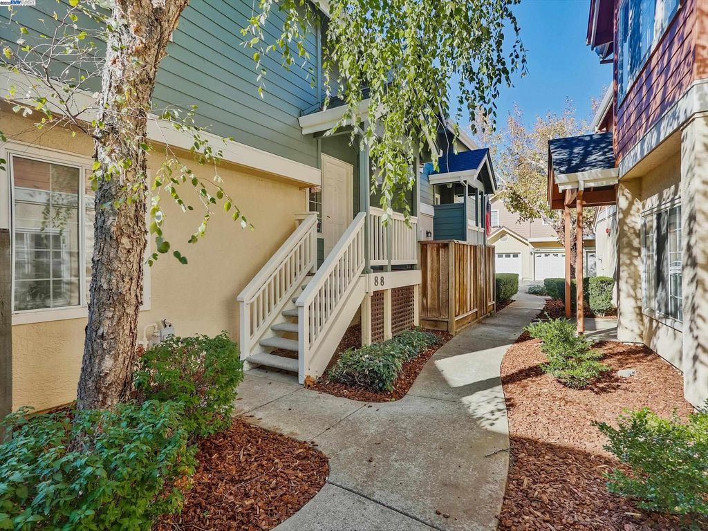 Photo of 88 Manchester Drive, Fairfield, CA 94533 (MLS # 41116293)