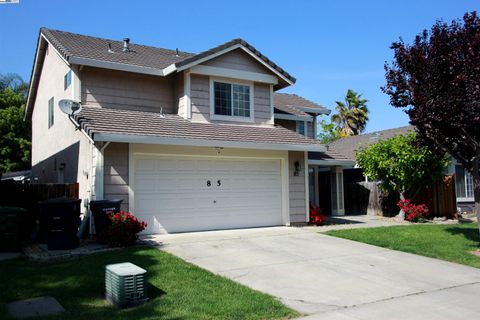 85 Phillips Ct Tracy CA 95376