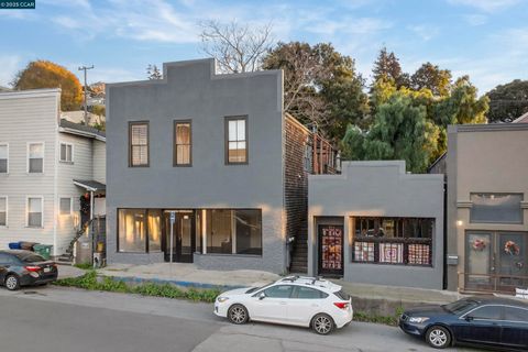 Photo of 725 Loring Ave, Crockett, CA 94525 (MLS # 41119400)