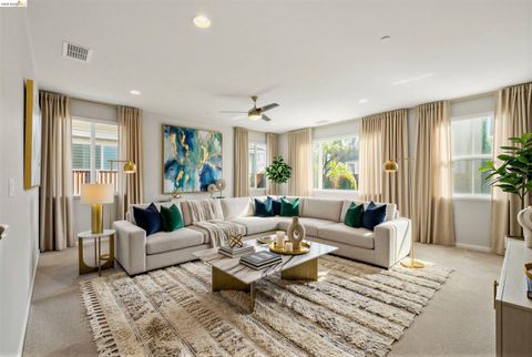 Photo of 809 Bluestone Dr, Oakley, CA 94561 (MLS # 41122133)