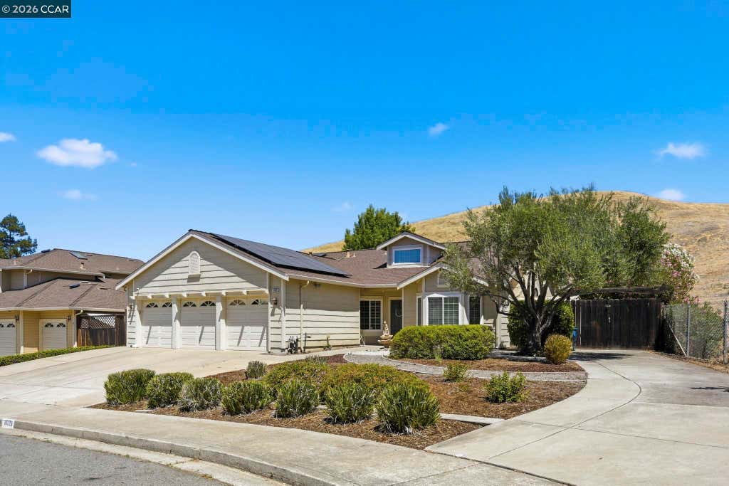 Photo of 3029 Larkspur Dr, Antioch, CA 94531 (MLS # 41143557)