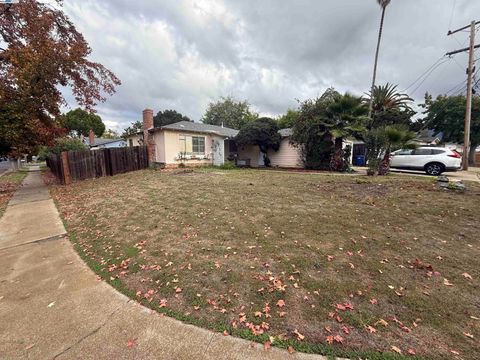 Photo of 5501 Nebraska Drive, Concord, CA 94521 (MLS # 41117707)