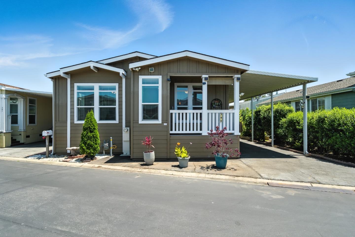 Mountain View, California 94041, United States, 3 Bedrooms Bedrooms, ,2 BathroomsBathrooms,Residential,Active,161151