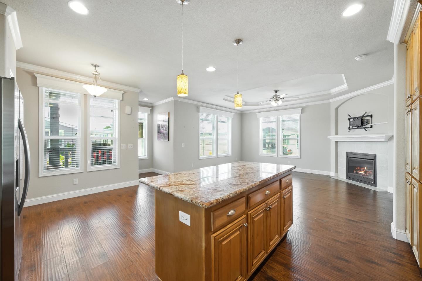 Mountain View, California 94041, United States, 3 Bedrooms Bedrooms, ,2 BathroomsBathrooms,Residential,Active,161151