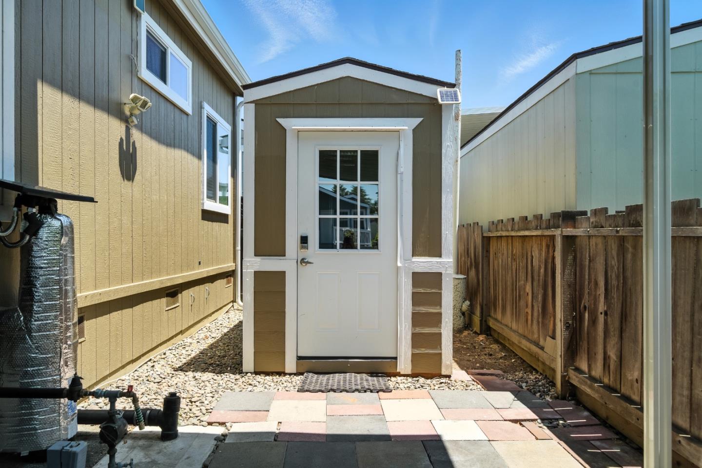 Mountain View, California 94041, United States, 3 Bedrooms Bedrooms, ,2 BathroomsBathrooms,Residential,Active,161151