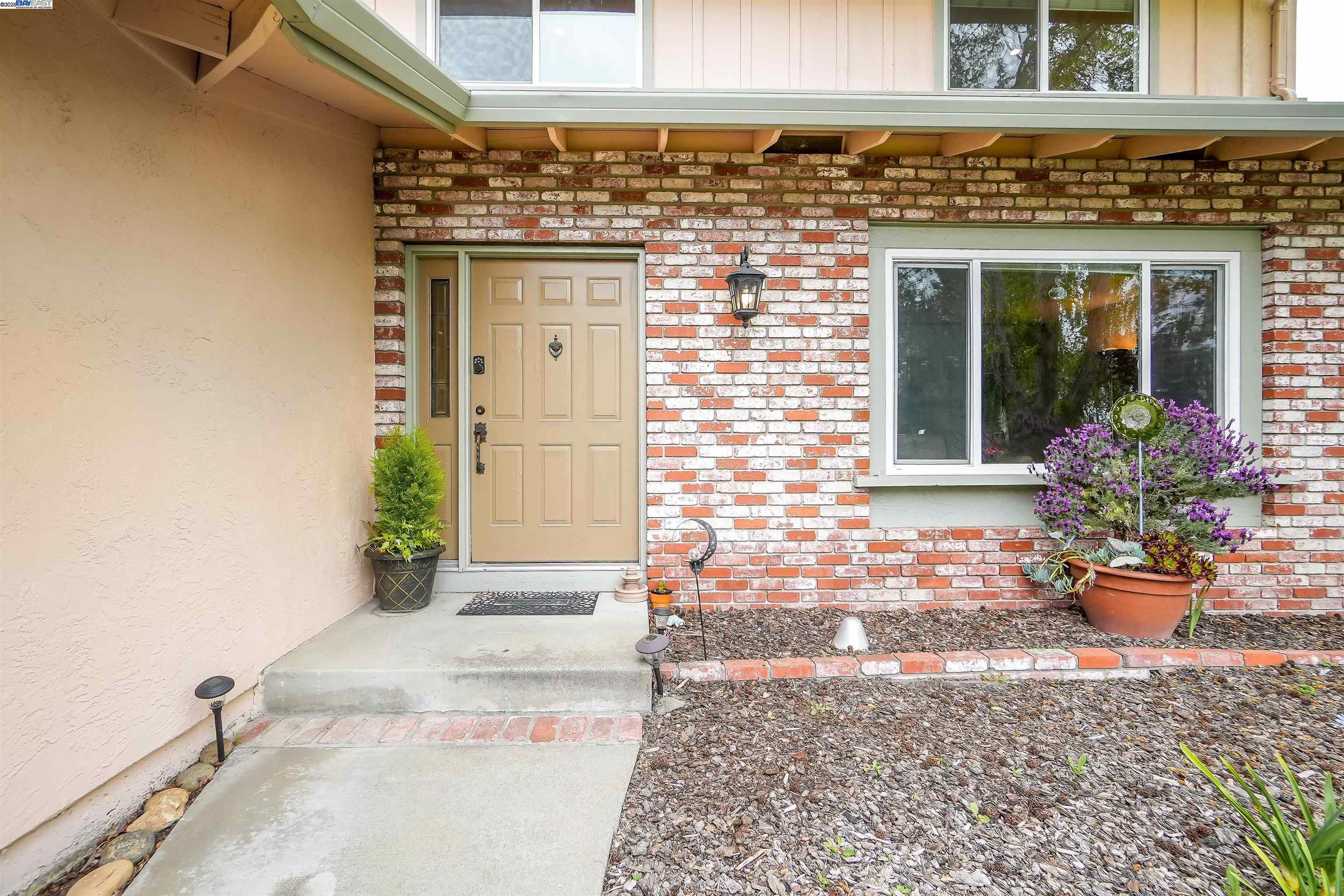 11868 Bloomington Way