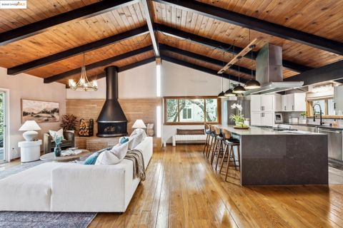 2560 Carisbrook Dr, Oakland, CA 94611 - MLS#: 41097067