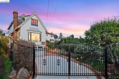 Photo of 141 Saint Albans Rd, Kensington, CA 94708 (MLS # 41125474)