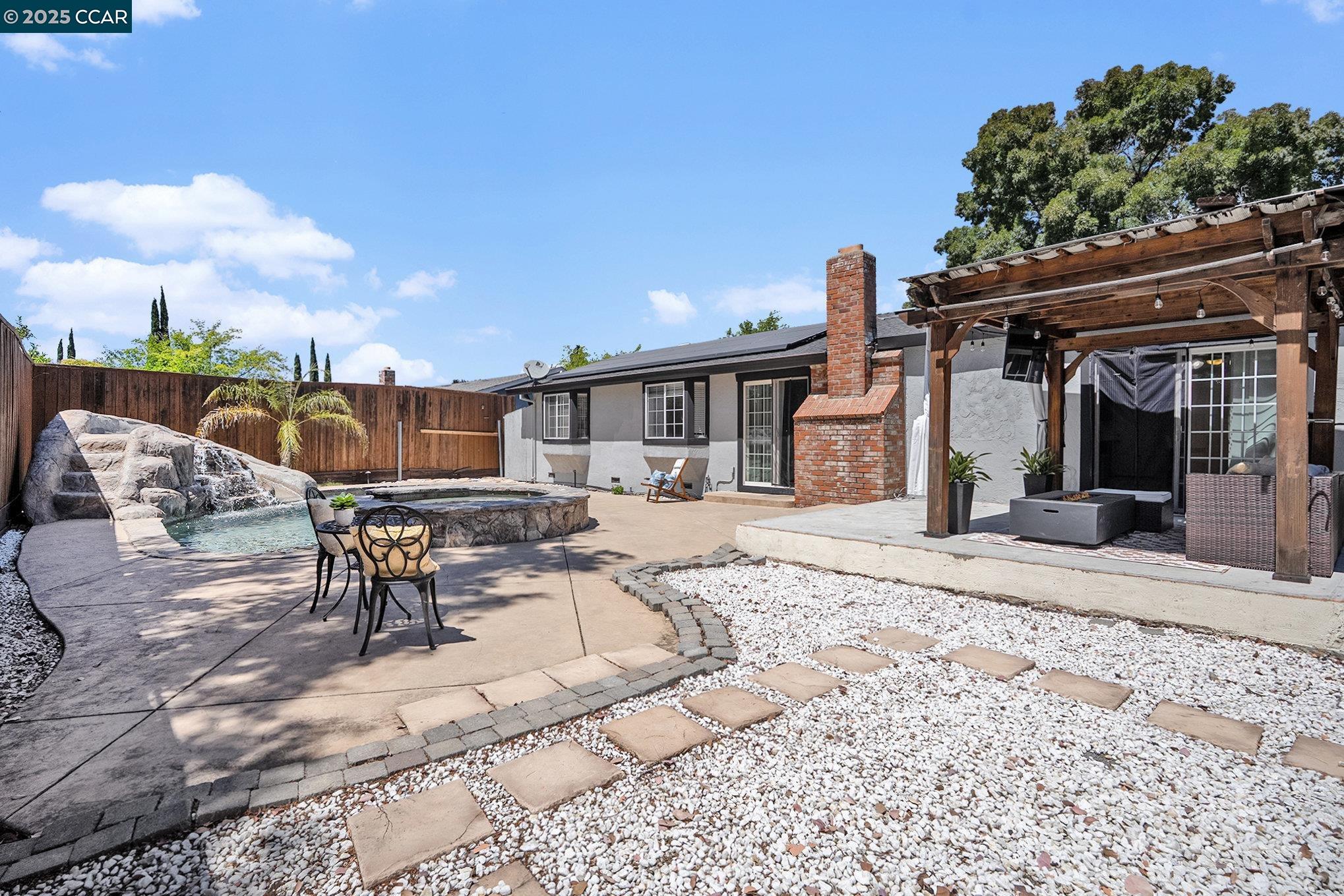 Concord, California 94519, United States, 3 Bedrooms Bedrooms, ,2 BathroomsBathrooms,Residential,Active,184471