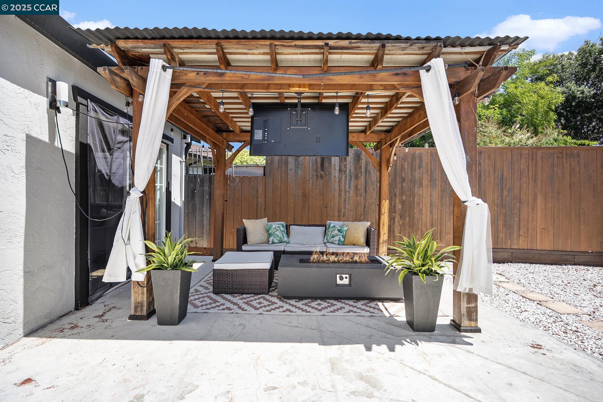 Concord, California 94519, United States, 3 Bedrooms Bedrooms, ,2 BathroomsBathrooms,Residential,Active,184471