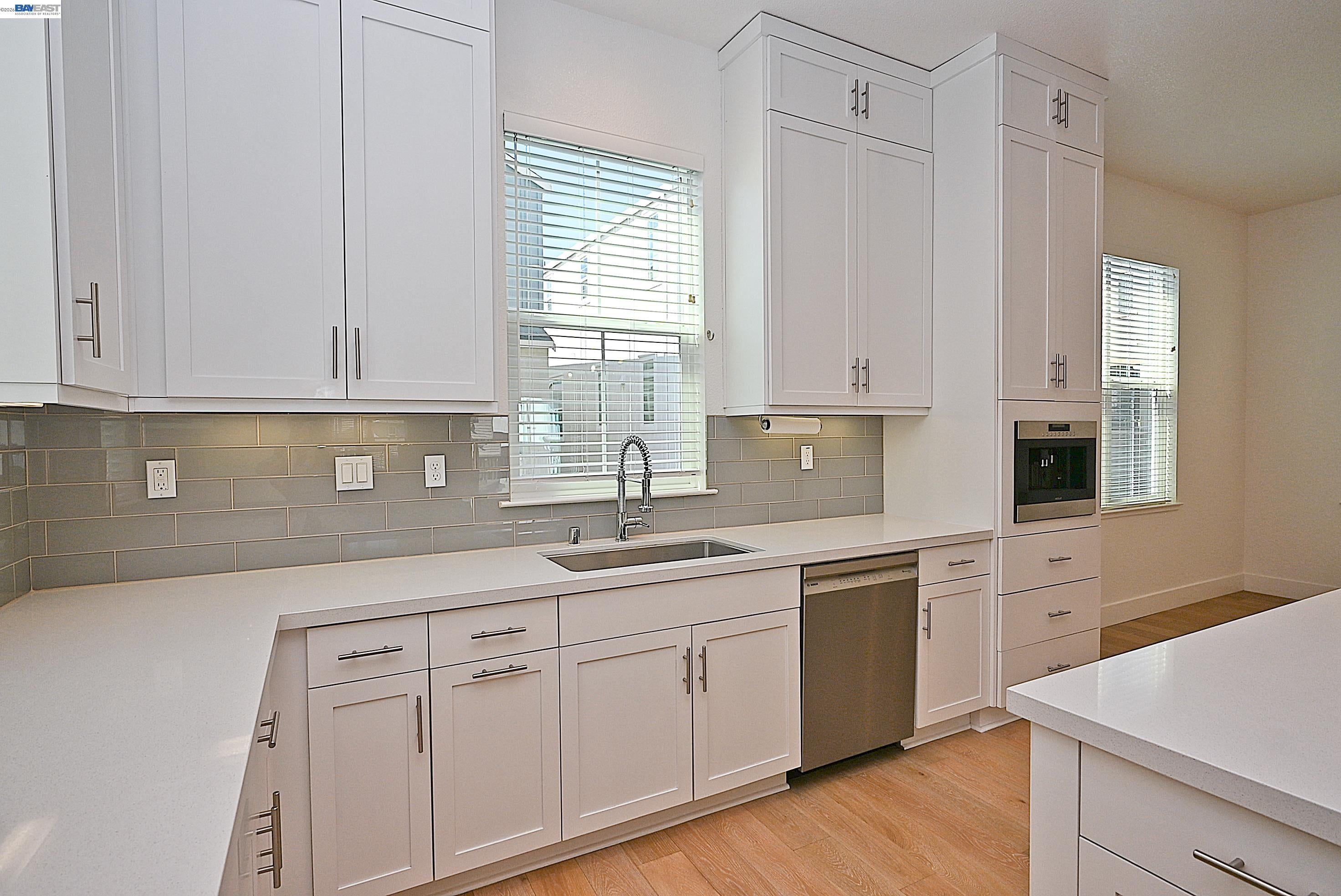 7168 Carneros Ln