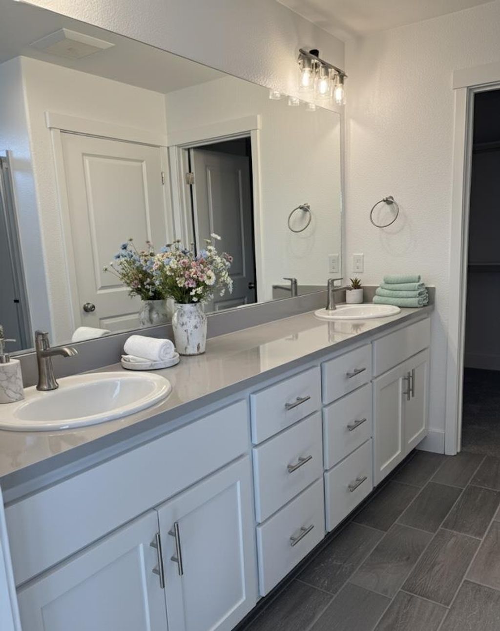 Photo of 1133 Scout Peak Way, Hollister, CA 95023 (MLS # ML82026204)